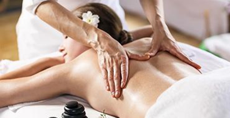Descubra os Benefícios da Massagem Facial para Sua Pele e Bem-Estar